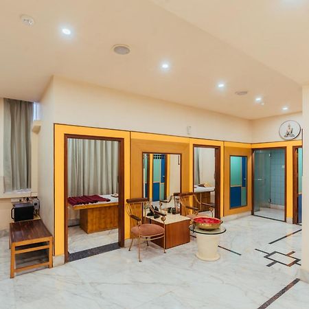 The Piccadily Hotel Lucknow Exterior foto