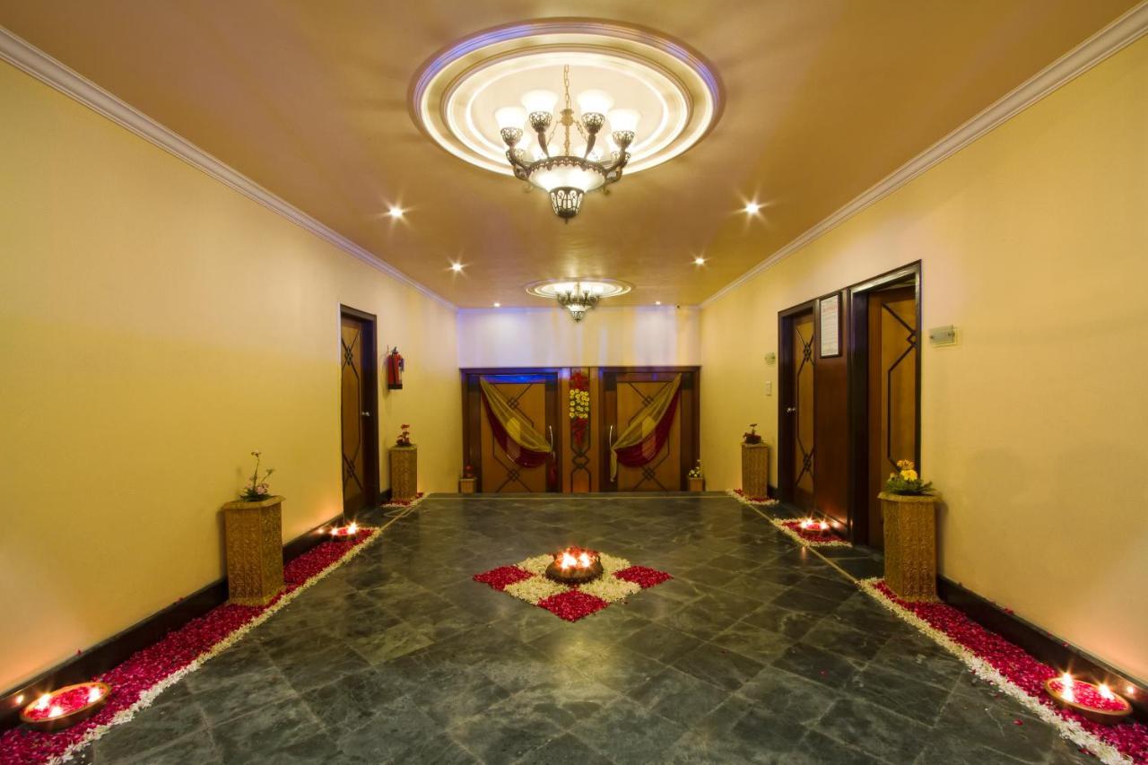 The Piccadily Hotel Lucknow Exterior foto