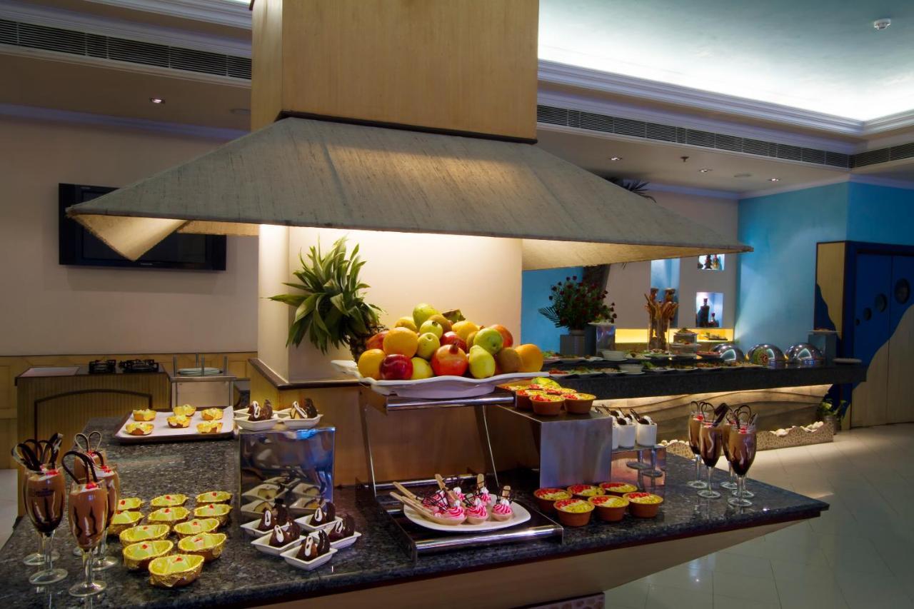 The Piccadily Hotel Lucknow Exterior foto
