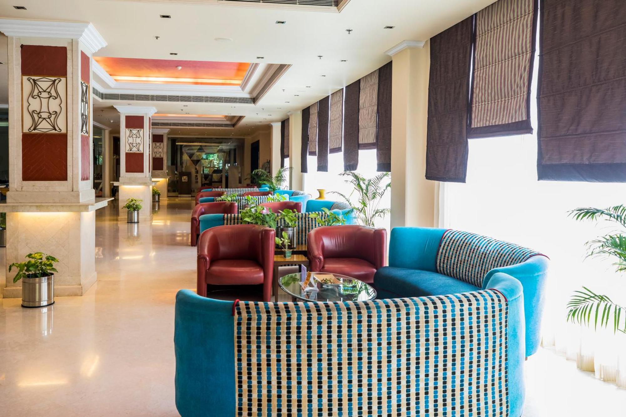 The Piccadily Hotel Lucknow Exterior foto