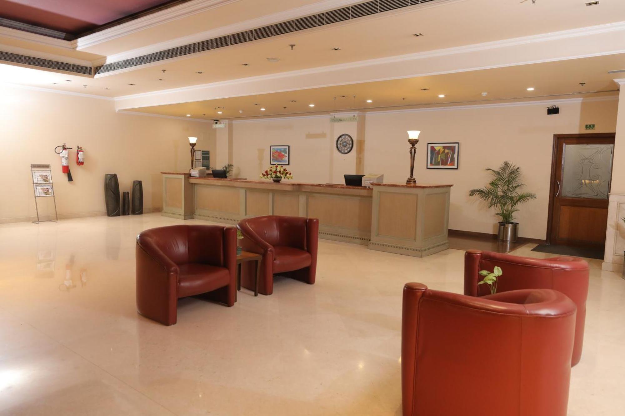 The Piccadily Hotel Lucknow Exterior foto