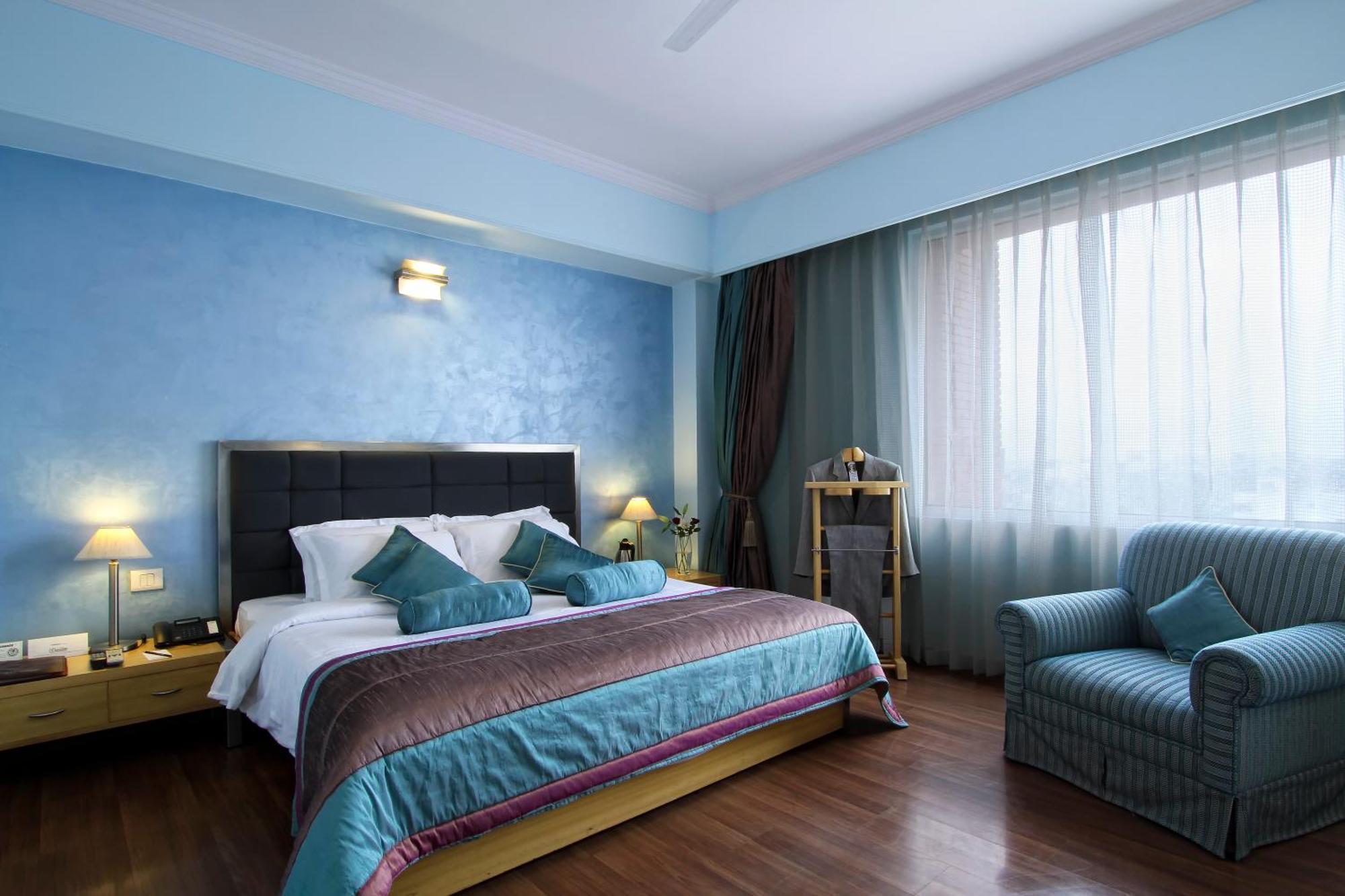 The Piccadily Hotel Lucknow Exterior foto